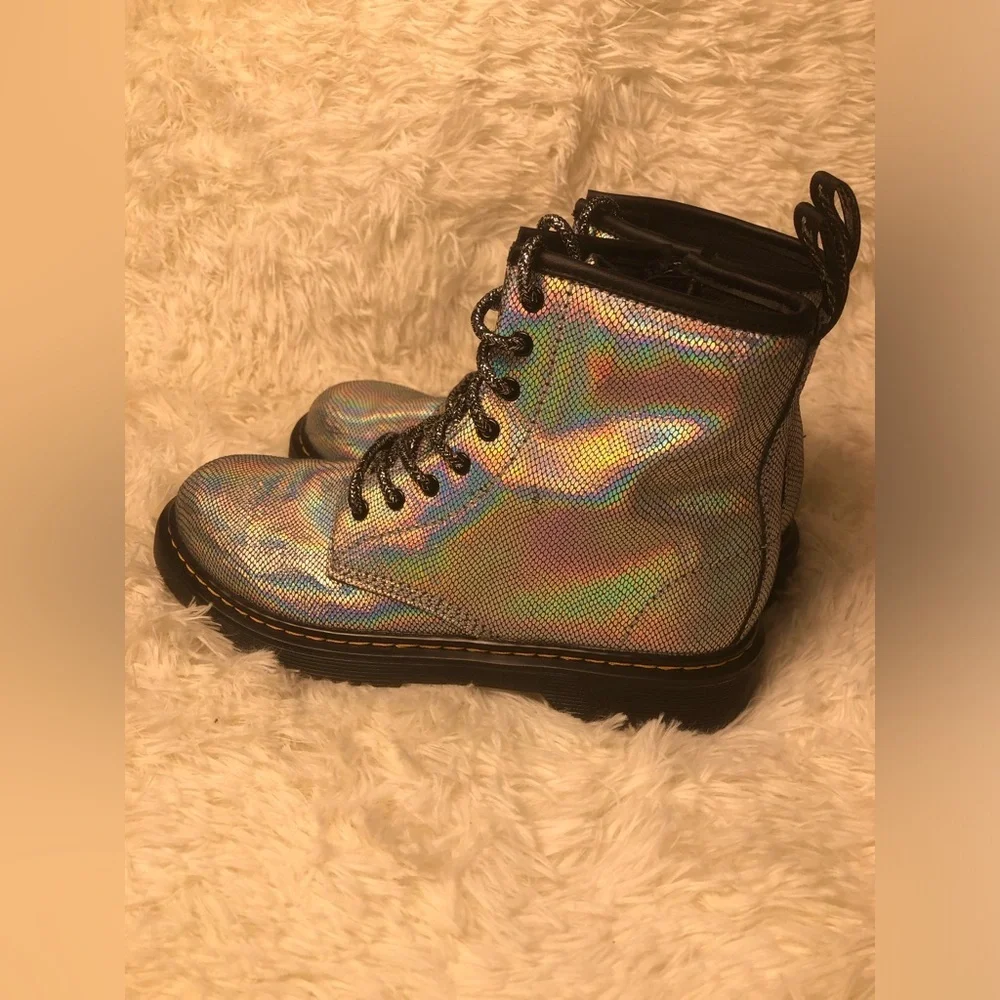 🪩💿Dr. MartensYOUTH 1460 IRIDESCENT LEATHER LACE UP BOOTS size 4 🪩💿 - Picture 7 of 16